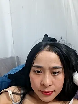 Snapshot of be-sex chatting on 11.17.25 be-sex online show from 11.17.25