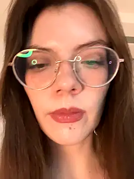 Snapshot of Enigma2007 chatting on 11.16.25 Enigma2007 online show from 11.16.25