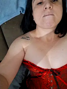 Snapshot of Pocahhontas69 chatting on 11.17.25 Pocahhontas69 online show from 11.17.25