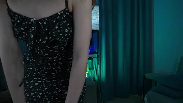 foxy cute4you online show from 11.18.25