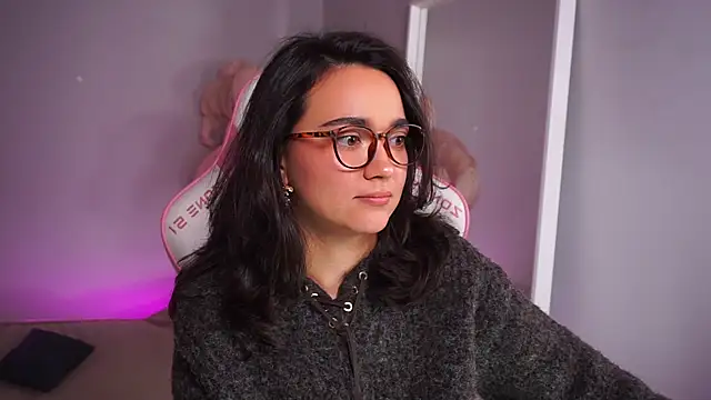 Snapshot of Shadow_Lotus chatting on 11.18.25 Shadow Lotus online show from 11.18.25