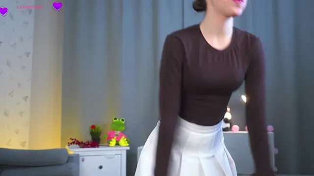 SanjuanitaNaser online show from 11.19.25