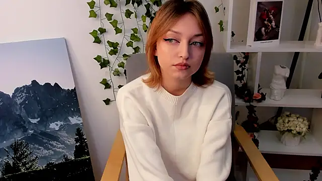 Snapshot of LeontineAtala chatting on 11.18.25 LeontineAtala online show from 11.18.25