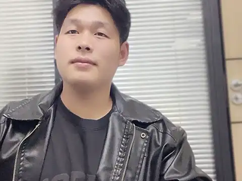 Snapshot of DiaodangYY chatting on 11.18.25 DiaodangYY online show from 11.18.25