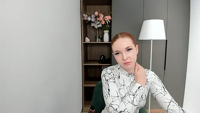 RisaScaggs online show from 11.19.25