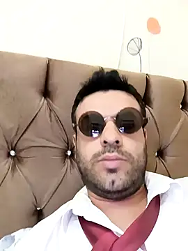 Snapshot of kevinschool chatting on 11.19.25 kevinschool online show from 11.19.25