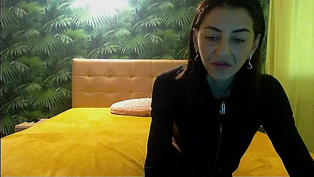 Snapshot of Stella_John chatting on 12.19.24 Stella John online show from 12.19.24