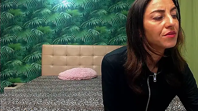 Snapshot of Stella_John chatting on 01.19.25 Stella John online show from 01.19.25