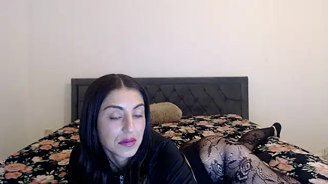 Snapshot of Stella_John chatting on 09.16.25 Stella John online show from 09.16.25