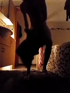 Snapshot of Erz84 chatting on 10.22.25 Erz84 online show from 10.22.25