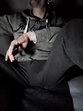 Snapshot of Erz84 chatting on 10.30.25 Erz84 online show from 10.30.25