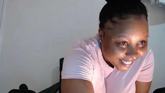 Snapshot of xxZoeyx chatting on 03.10.25 xxZoeyx online show from 03.10.25