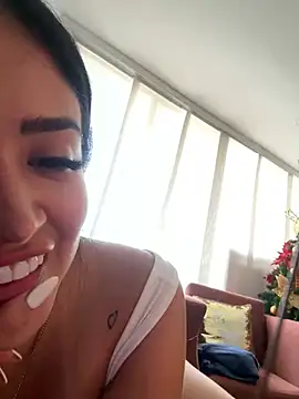 Snapshot of Sara_fun chatting on 12.31.24 Sara fun online show from 12.31.24