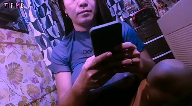 Snapshot of TSjuicyhotdrops chatting on 02.10.25 TSjuicyhotdrops online show from 02.10.25