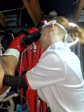 Snapshot of Caromimi18 chatting on 09.11.25 Caromimi18 online show from 09.11.25