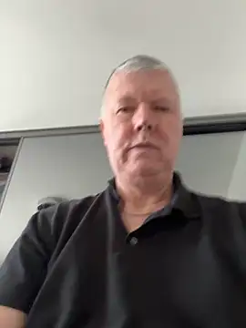 Snapshot of cumboy chatting on 12.18.24 cumboy online show from 12.18.24