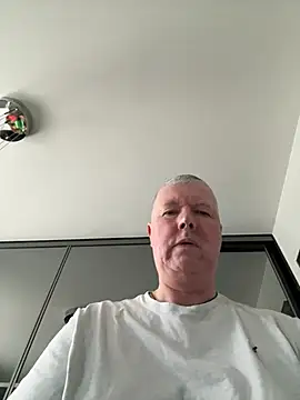 Snapshot of cumboy chatting on 02.01.25 cumboy online show from 02.01.25