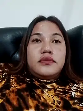 Snapshot of Andrea0414 chatting on 01.28.25 Andrea0414 online show from 01.28.25