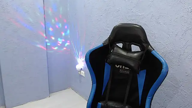 Snapshot of sexyru_couple chatting on 12.16.24 sexyru couple online show from 12.16.24