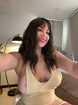 Snapshot of HannaBeckett chatting on 02.16.25 HannaBeckett online show from 02.16.25