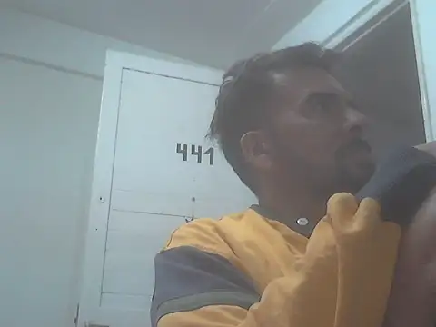 Snapshot of el_principe_hot chatting on 10.31.25 el principe hot online show from 10.31.25