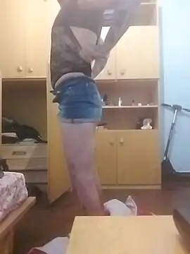 Snapshot of Elodie76 chatting on 09.10.25 Elodie76 online show from 09.10.25