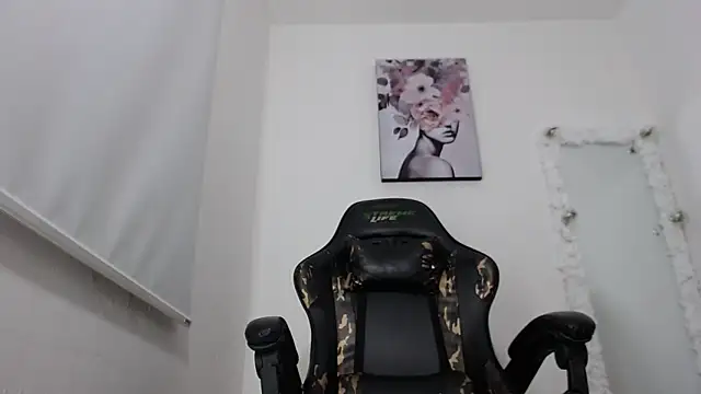 Snapshot of ReyleDoll chatting on 01.11.25 ReyleDoll online show from 01.11.25