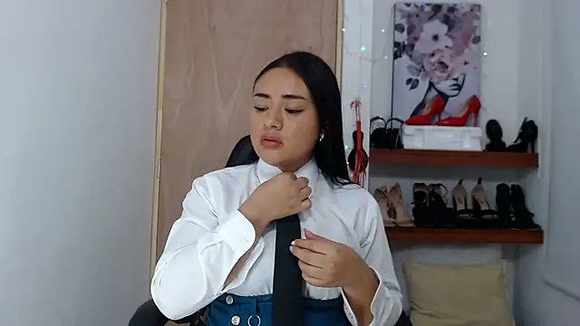 Snapshot of ReyleDoll chatting on 01.30.25 ReyleDoll online show from 01.30.25