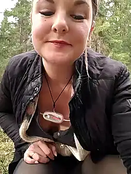 Snapshot of SwedishJennifer chatting on 03.12.25 SwedishJennifer online show from 03.12.25