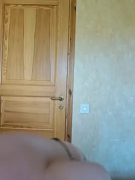 Snapshot of SwedishJennifer chatting on 10.18.25 SwedishJennifer online show from 10.18.25