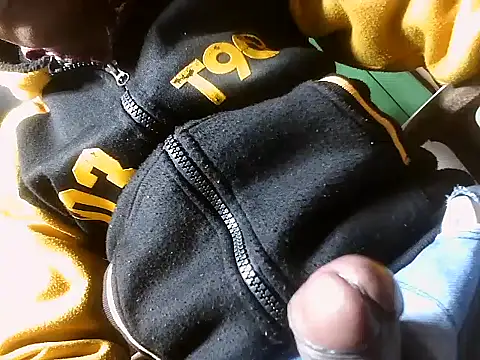 Snapshot of desiboy1101 chatting on 01.02.25 desiboy1101 online show from 01.02.25