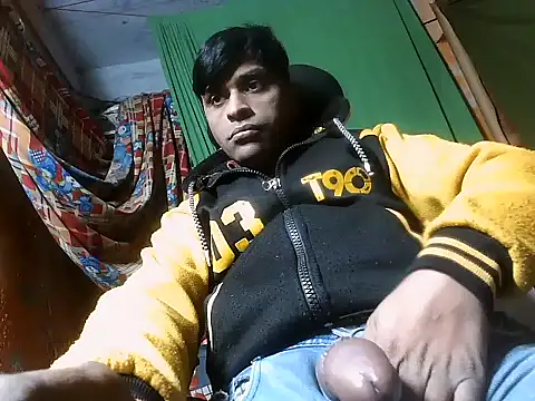 Snapshot of desiboy1101 chatting on 01.12.25 desiboy1101 online show from 01.12.25