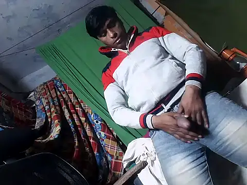 Snapshot of desiboy1101 chatting on 02.22.25 desiboy1101 online show from 02.22.25