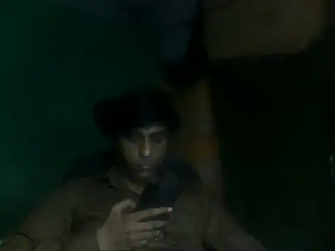 Snapshot of desiboy1101 chatting on 09.23.25 desiboy1101 online show from 09.23.25