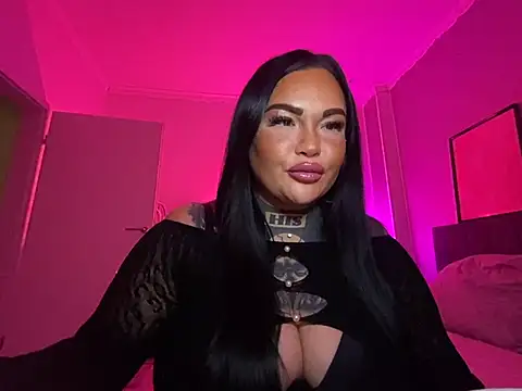 Snapshot of _MelinaCurves_ chatting on 01.10.25  MelinaCurves  online show from 01.10.25