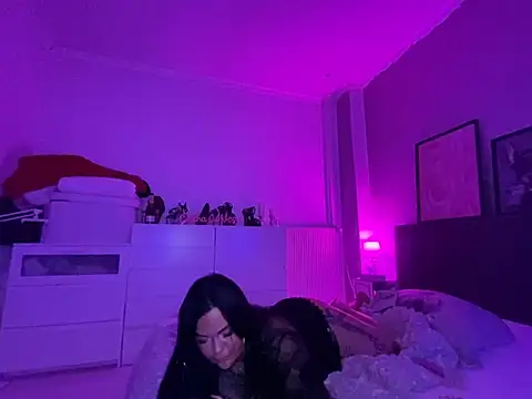 Snapshot of _MelinaCurves_ chatting on 01.25.25  MelinaCurves  online show from 01.25.25