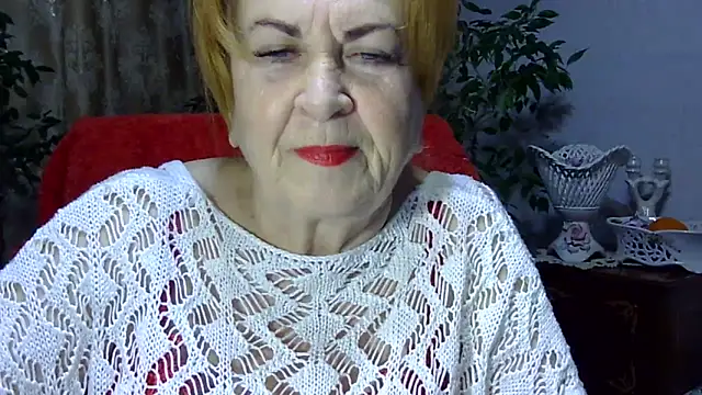 Emma52610 online show from 12.29.24