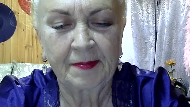 Emma52610 online show from 10.11.25