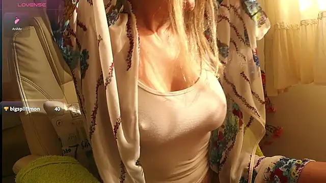 Snapshot of Kishaxxx chatting on 02.09.25 Kishaxxx online show from 02.09.25