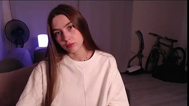 Snapshot of so_cutes chatting on 10.06.25 so cutes online show from 10.06.25