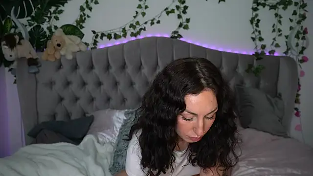 Snapshot of Estherjizz chatting on 01.27.25 Estherjizz online show from 01.27.25
