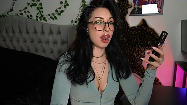 Snapshot of Estherjizz chatting on 09.18.25 Estherjizz online show from 09.18.25