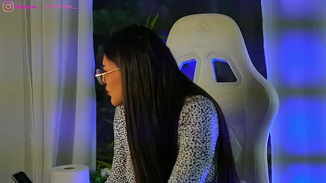 Snapshot of perfectt33n chatting on 01.22.25 perfectt33n online show from 01.22.25