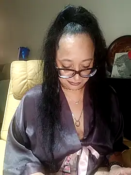 Snapshot of PichyPrettyPussy chatting on 10.23.25 PichyPrettyPussy online show from 10.23.25