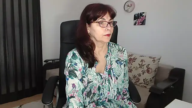 Snapshot of helua54 chatting on 03.18.25 helua54 online show from 03.18.25