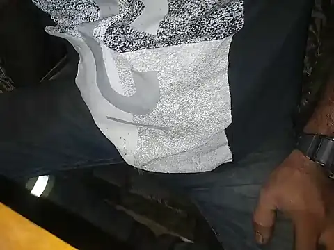 Snapshot of robertocastillo-2017 chatting on 09.30.25 robertocastillo-2017 online show from 09.30.25