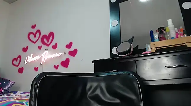 Snapshot of vittoriaromano chatting on 03.23.25 vittoriaromano online show from 03.23.25