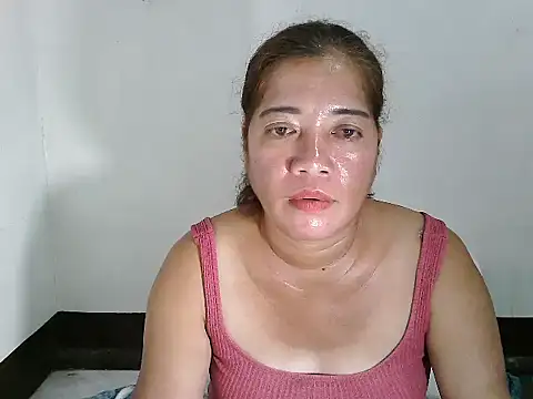Snapshot of wethornypussy4u chatting on 01.22.25 wethornypussy4u online show from 01.22.25