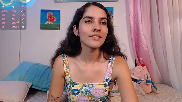 Snapshot of lailypink chatting on 12.31.24 lailypink online show from 12.31.24