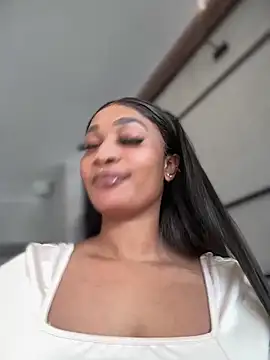 Snapshot of __Nessa__ chatting on 01.25.25   Nessa   online show from 01.25.25